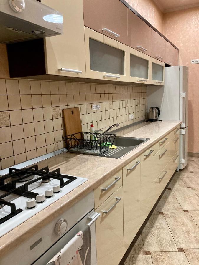 מוקצ'בה Large Apartment In The City Center מראה חיצוני תמונה
