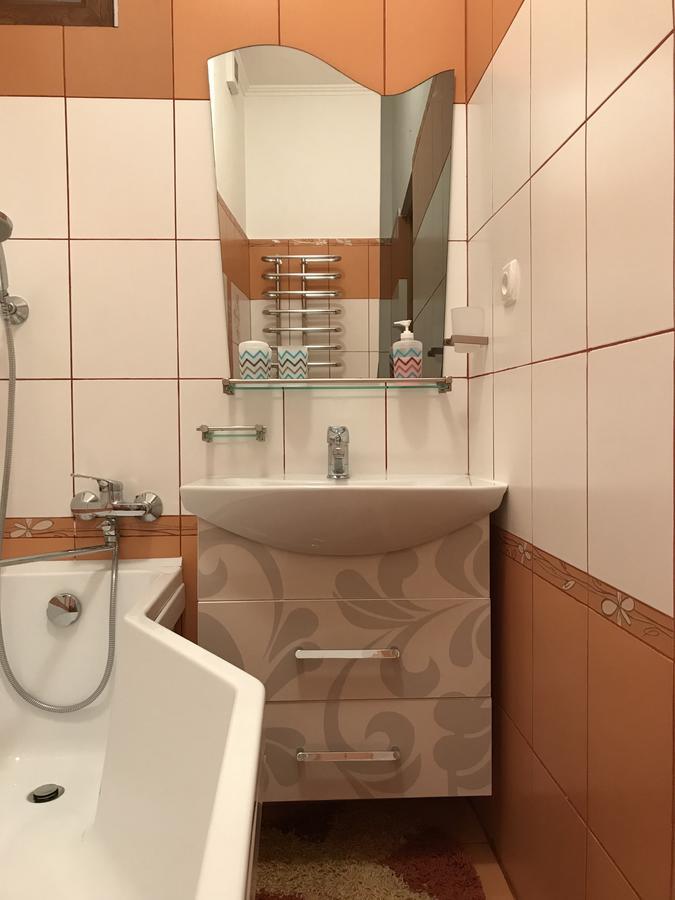 מוקצ'בה Large Apartment In The City Center מראה חיצוני תמונה