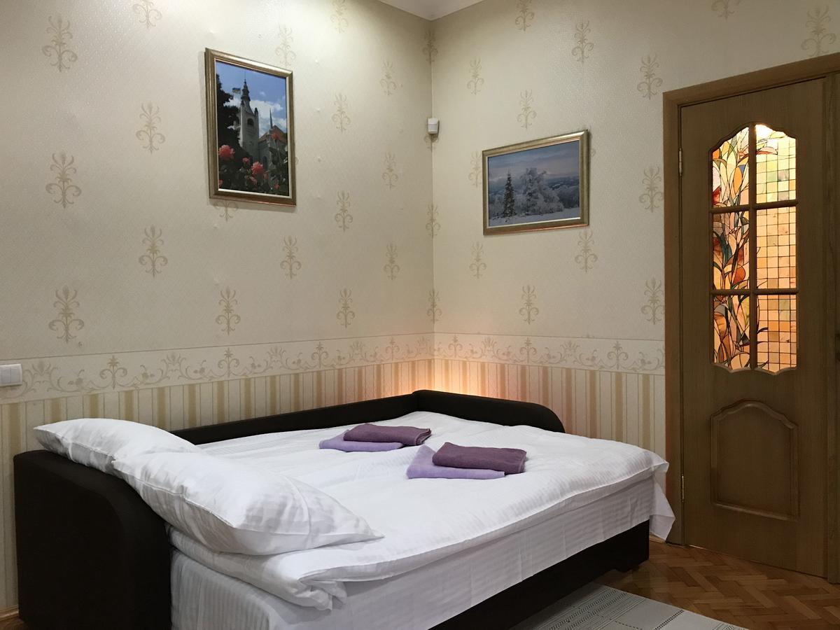 מוקצ'בה Large Apartment In The City Center מראה חיצוני תמונה