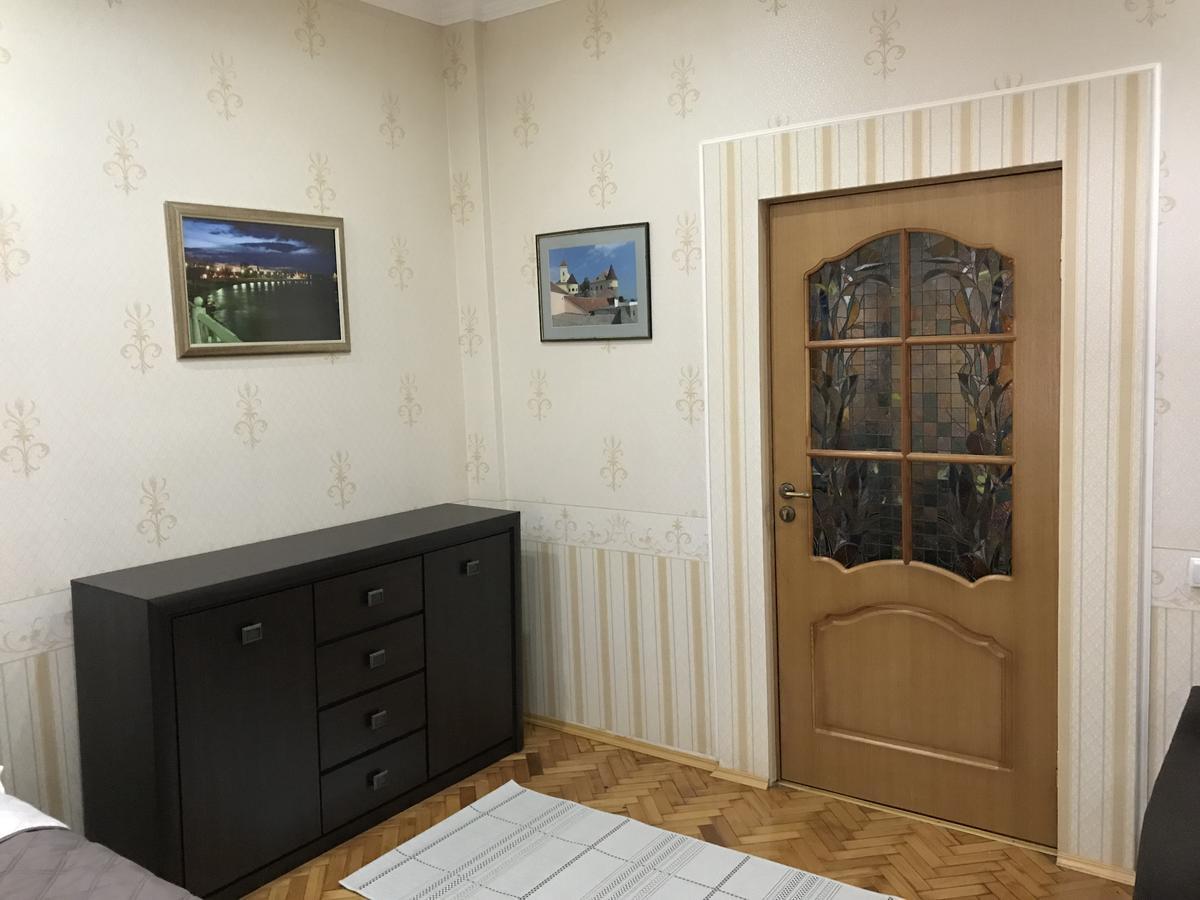 מוקצ'בה Large Apartment In The City Center מראה חיצוני תמונה