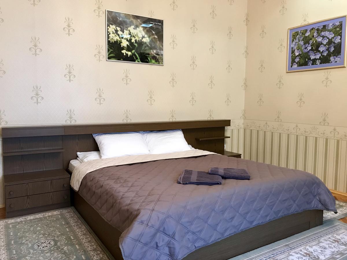 מוקצ'בה Large Apartment In The City Center מראה חיצוני תמונה
