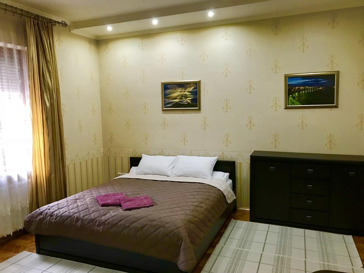 מוקצ'בה Large Apartment In The City Center מראה חיצוני תמונה